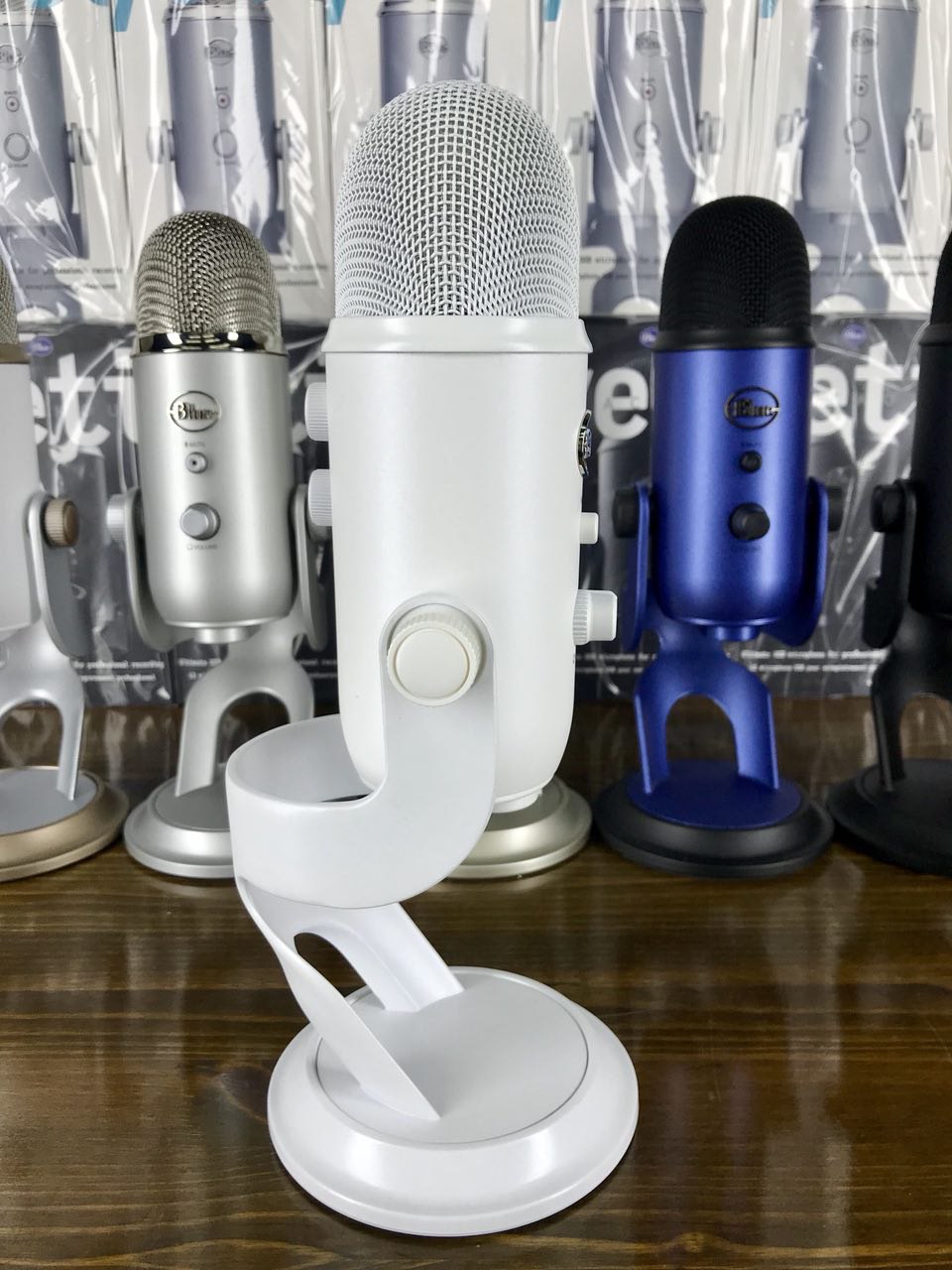 Blue Microphones Yeti Whiteout купить в Москве | UNITED MUSIC