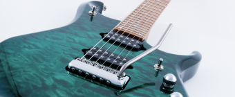 Music Man JP15 - Trans Black Quilt - Figured Roasted Maple - No Pickguard Фото 11