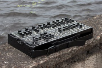 Erica Synths 2 x 104HP Aluminium travel case with integrated PSU (EU plug) Фото 5