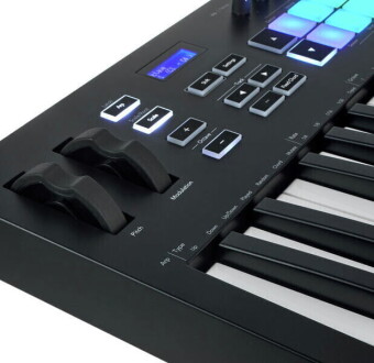 Novation Launchkey 37 MK3 Фото 4