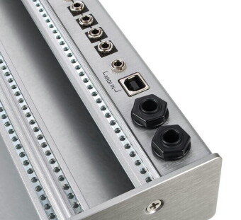 Intellijel Palette 4U x 62HP Silver powered case Фото 4