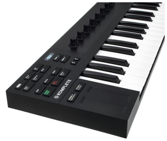 Native Instruments KOMPLETE KONTROL M32 Фото 5