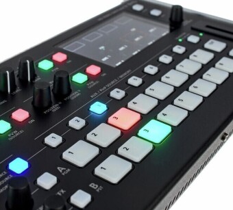 Roland V-8HD Фото 7