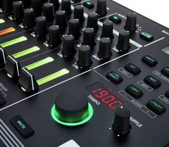 Roland TR-8S Roland TR-8S Фото 7