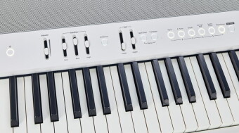 Roland FP-90X-WH Фото 8