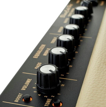 Roland Blues Cube Hot VB Фото 5