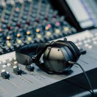 Roland M-200-BK Фото 3