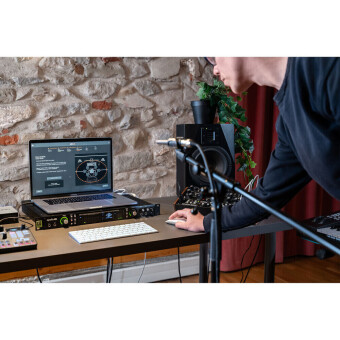 IK Multimedia ARC Studio Фото 5